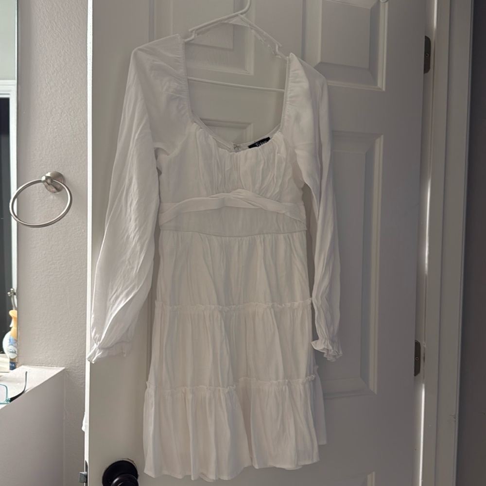 White peasant dress size medium brand Trixie
